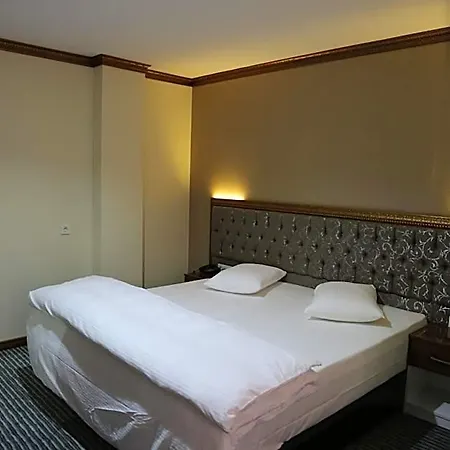 Hotel Grand Sera 3*