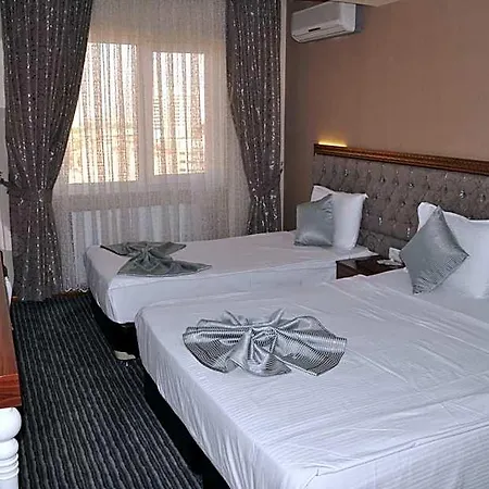 Hotel Grand Sera 3*