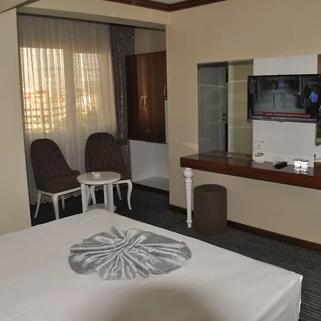 Hotel Grand Sera 3*