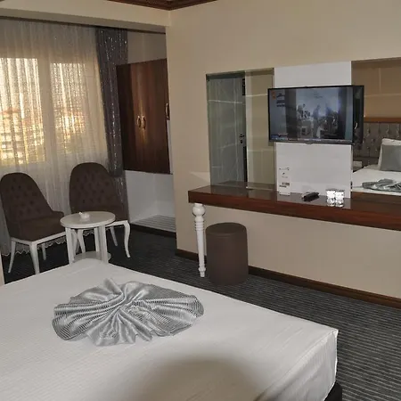 호텔 Grand Sera 3*