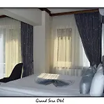 Grand Sera Hotel 3*